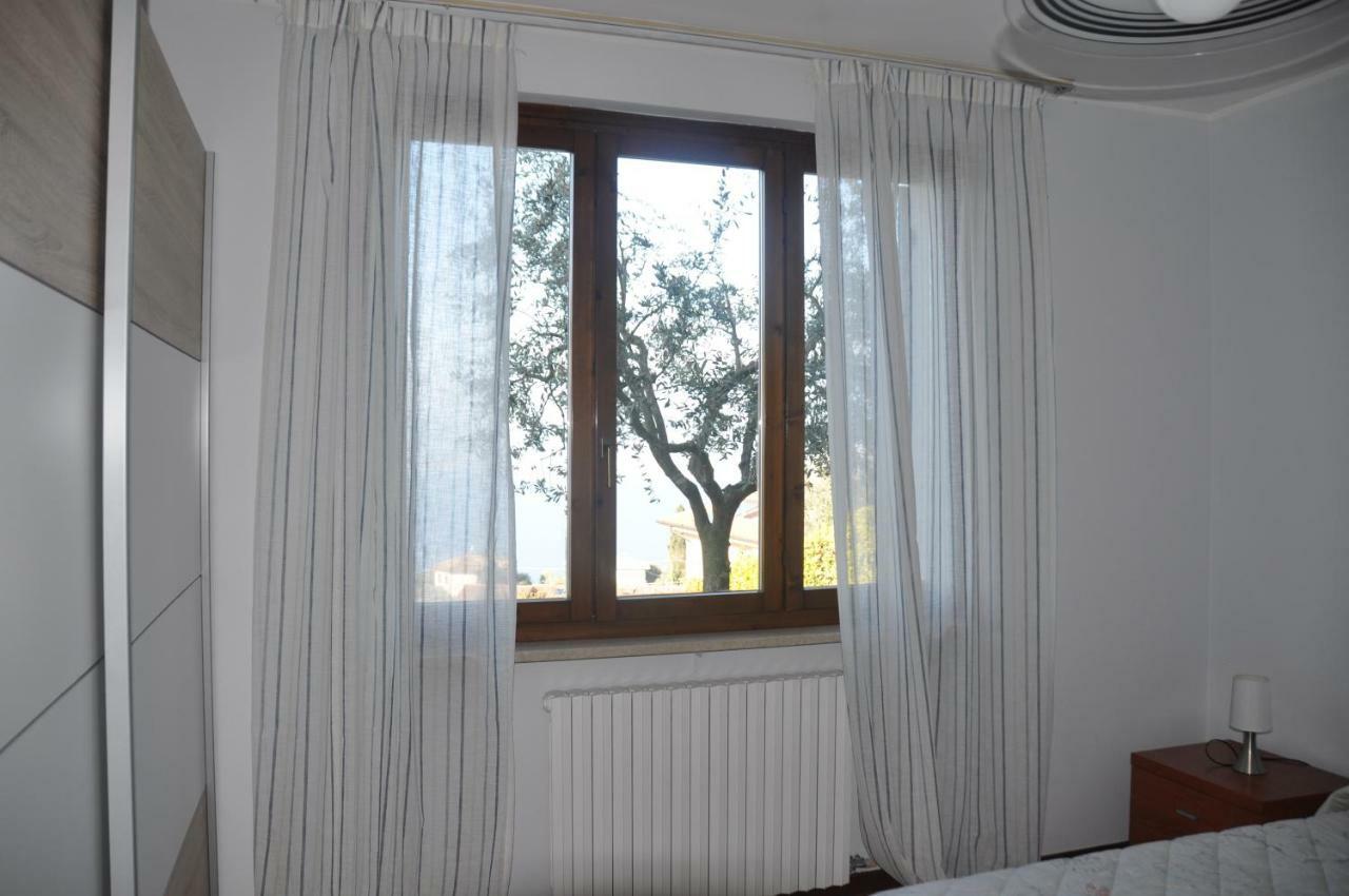 Appartamento Lago Di Garda Albisano Torri Del Benaco Exterior photo